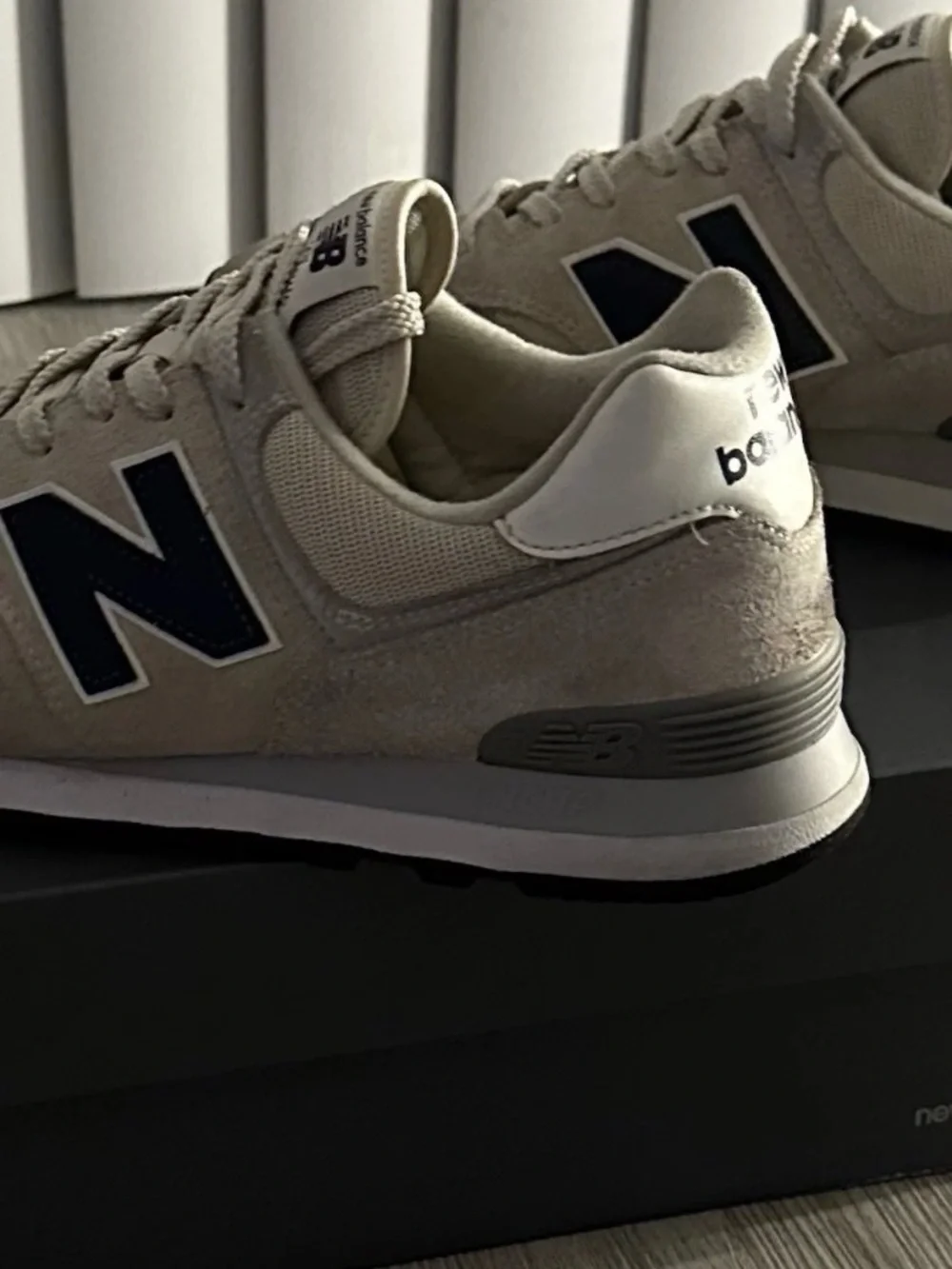 New Balance Men's Sneakers in Beige and Black Accents